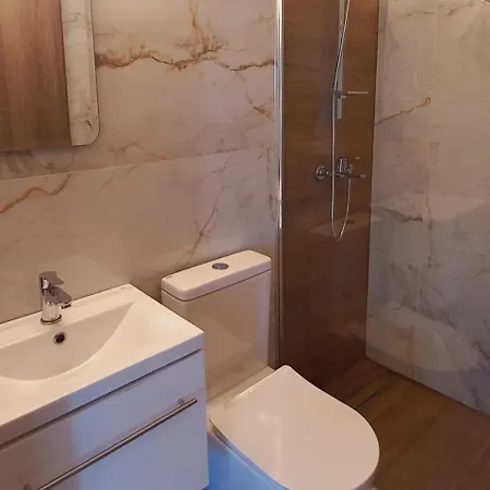 Trendy-2br Center لارنكا